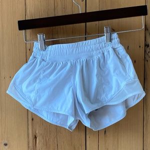 Lululemon Hotty Hot 2.5 White